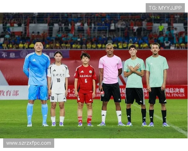 达尼洛的成长之路:从青涩少年到足球场上的闪耀明星